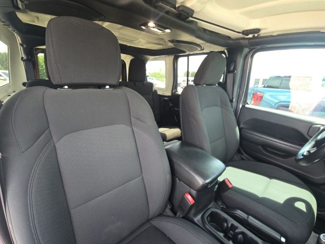 2021 Jeep Wrangler Unlimited Willys:L43469A
