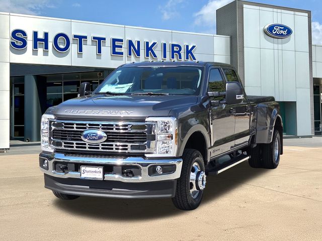 New 2026 Gray Ford XLT image 3