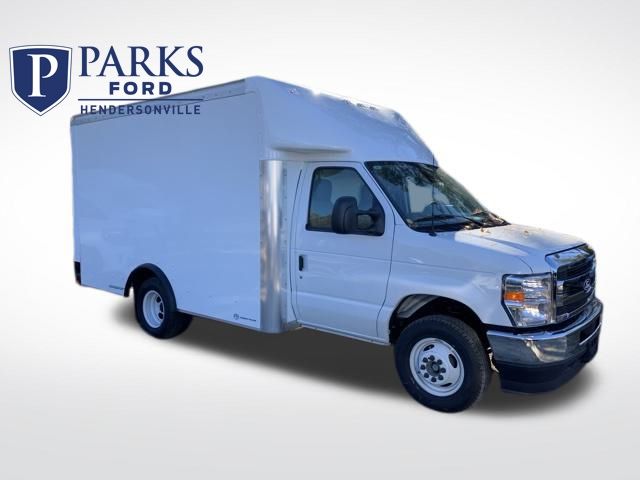 2026 Ford E-Series Cutaway Base's photo