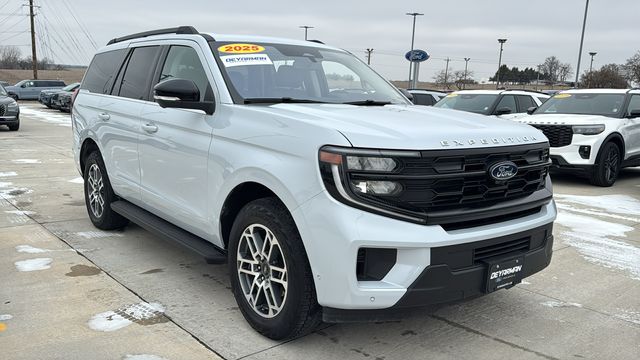 2025 Ford Expedition Active 4WD