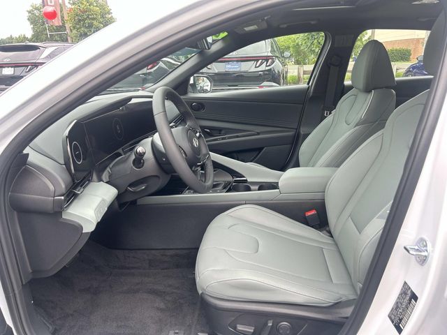 2025 Hyundai Elantra Hybrid - Image 14