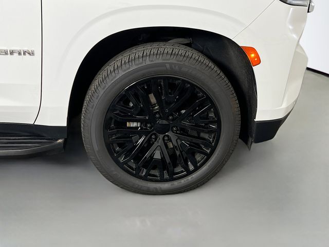 2022 Chevrolet Suburban #41