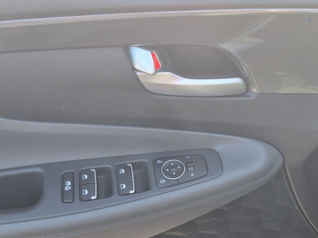 Used 2023 Silver Hyundai SE image 13