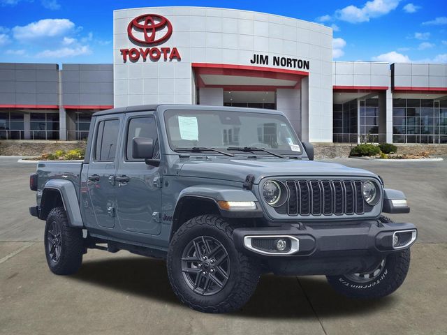 2024 Jeep Gladiator Sport S's photo