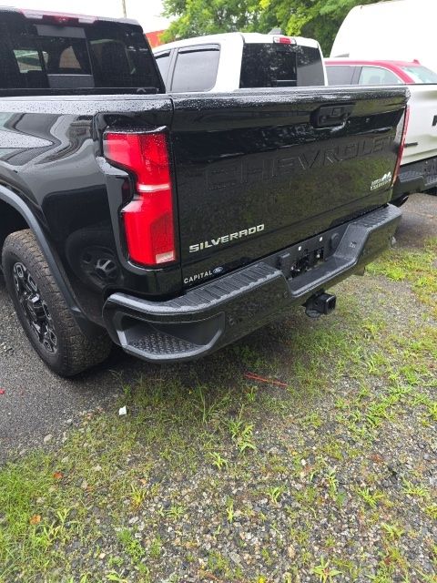 Used 2024 Black Chevrolet High Country image 7