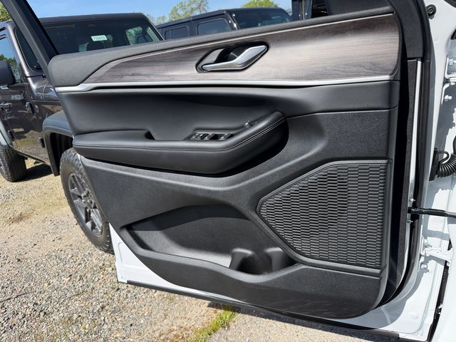 new 2026 Jeep Grand Cherokee car, priced at $37,455