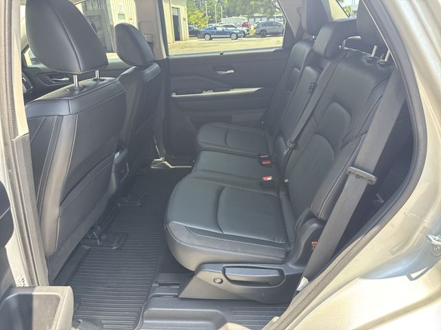 Used 2023 Silver Nissan SL image 15