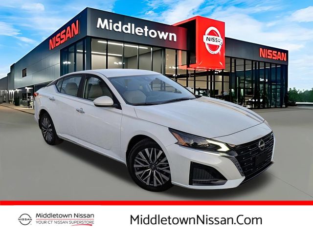 Pearl White Tricoat 2023 Nissan Altima Sedan All-Wheel Drive Continuously Variable Transmission