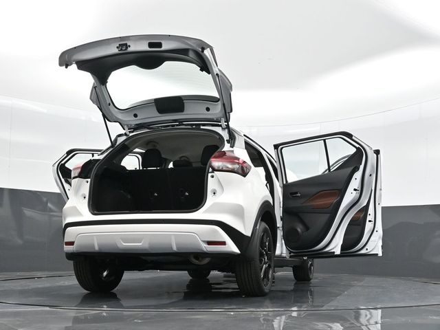 2024 Nissan Kicks SR 37