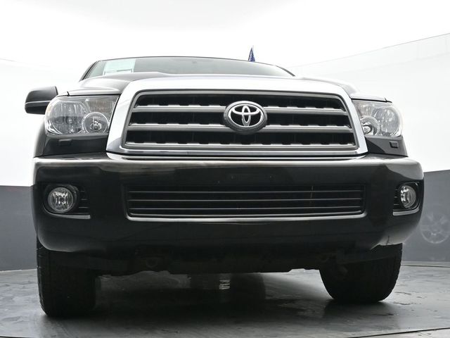 2016 Toyota Sequoia SR5 37