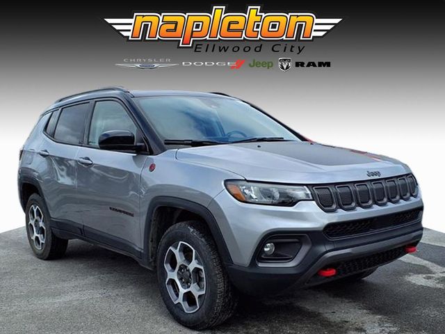Billet Silver Metallic Clearcoat 2022 Jeep Compass Trailhawk 4WD SUV / Crossover Four-Wheel Drive 9-Speed Automatic