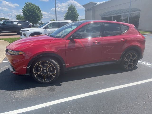 Alfa Rosso 2025 Alfa Romeo Tonale Hybrid 6-Speed Automatic