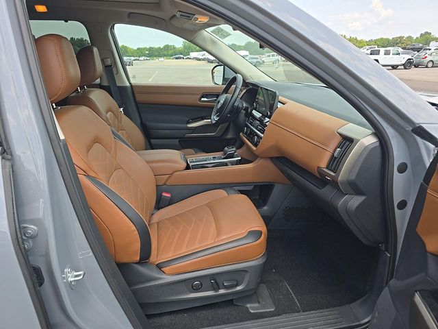 Used 2025 Nissan Pathfinder SUV