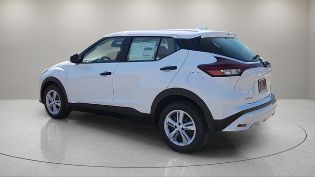 2025 Nissan Kicks Play