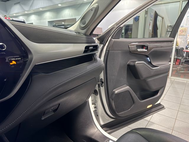 2023 Toyota Highlander Platinum  at Davis Toyota of Orangeburg