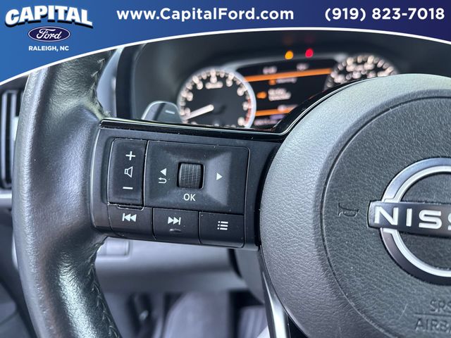 Used 2022 Gray Nissan SL image 22