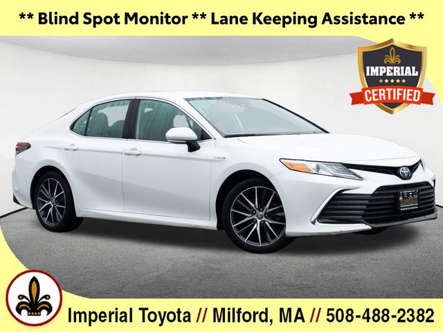 2021 Toyota Camry Hybrid XLE 1