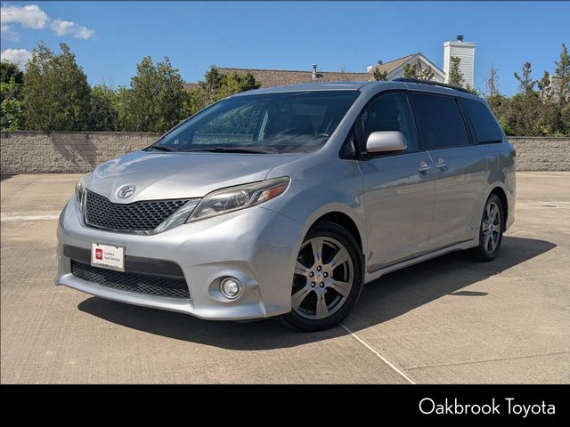 2017 Toyota Sienna SE photo