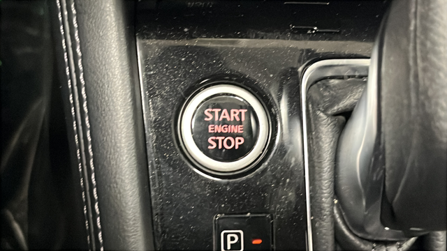 Used 2024 Boulder Gray Pearl Nissan SR image 31