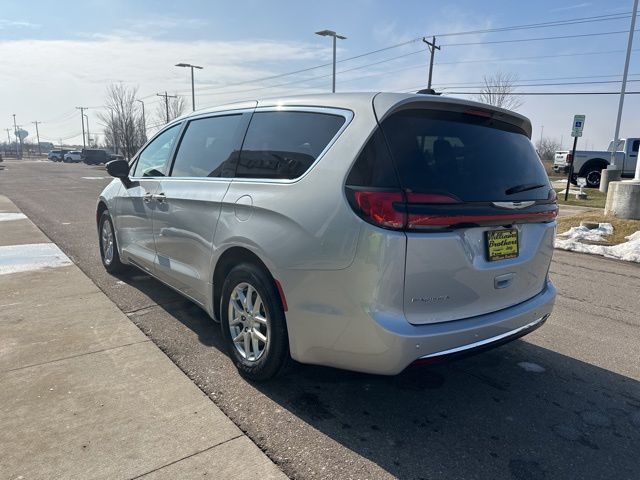 2026 Chrysler Pacifica Select - Silver Mist Clearcoat exterior view 7