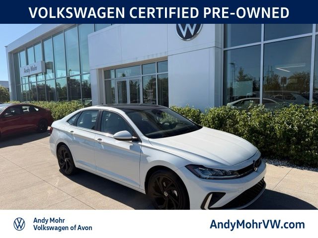 Opal White 2025 Volkswagen Jetta Sedan Front-Wheel Drive 8-Speed Automatic