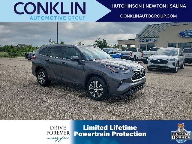 Magnetic Gray Metallic 2023 Toyota Highlander SUV / Crossover Front-Wheel Drive 8-Speed Automatic