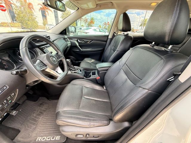 Thumbnail: 2017 Nissan Rogue - 5