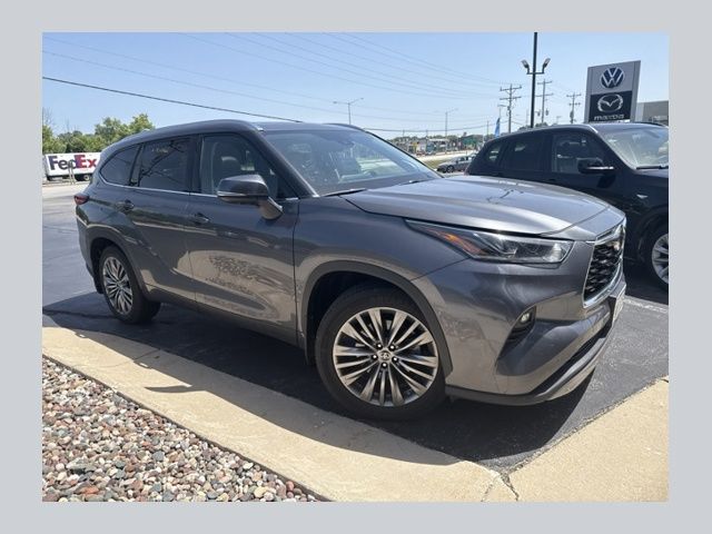 Magnetic Gray Metallic 2022 Toyota Highlander SUV / Crossover All-Wheel Drive 8-Speed Automatic