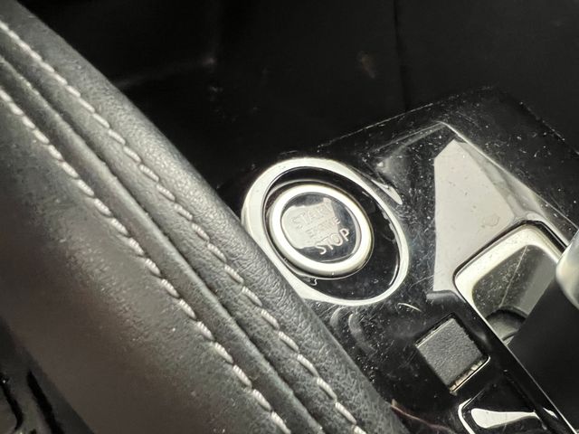 2020 Monarch Orange/Super Black Nissan Kicks SR FWD SUV