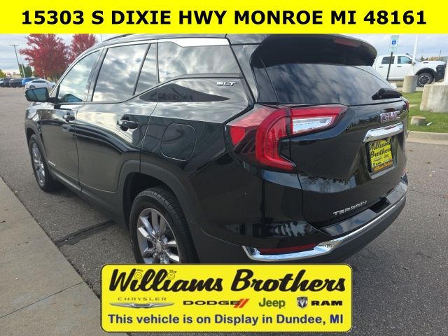 2024 GMC Terrain SLT - Ebony Twilight Metallic exterior view 9