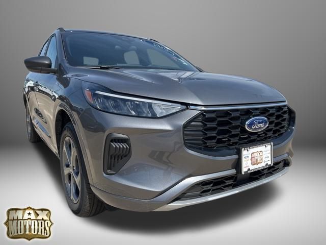 2024 Ford Escape ST-Line 2