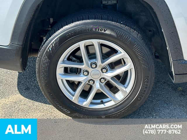 Used 2021 Silver Jeep Laredo image 20
