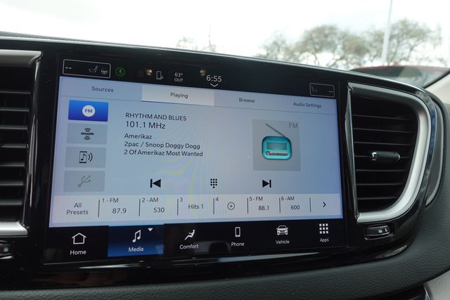 used 2024 Chrysler Pacifica car, priced at $25,889