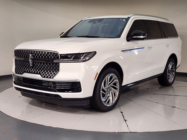 Pristine White Metallic Tri-Coat 2025 Lincoln Navigator Reserve 4WD SUV / Crossover Four-Wheel Drive Automatic