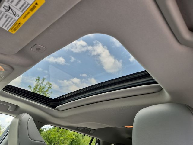 2023 Toyota Highlander - Image 13