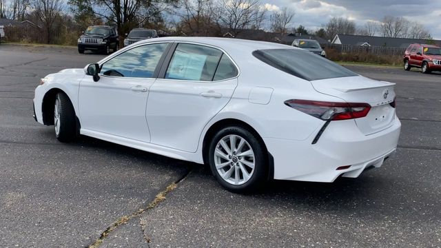 2022 Toyota Camry SE 6