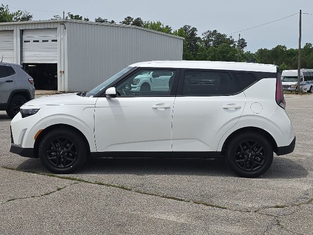2025 Kia Soul LX:B02320