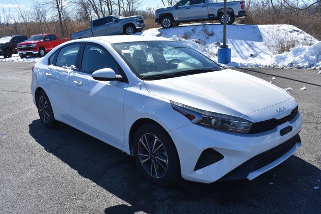 2023 Kia Forte LXS FWD