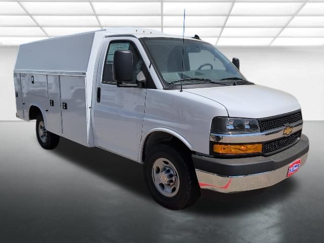 2026 Chevrolet Express Chassis 3500 Cutaway 139