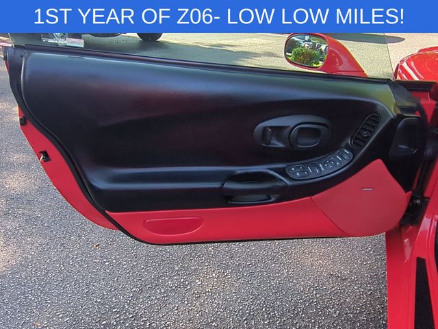 Used 2001 Red Chevrolet Z06 image 12