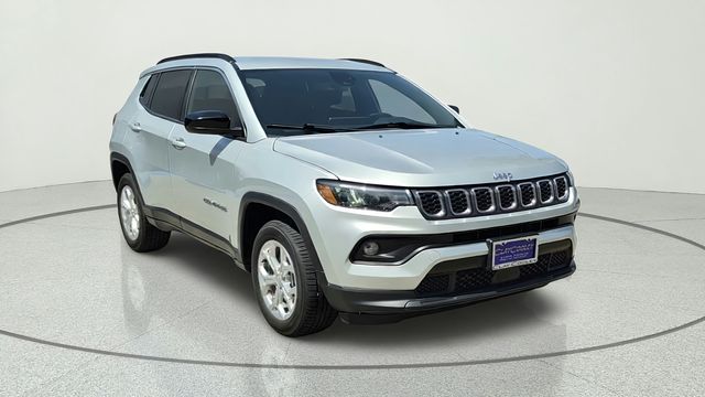 Silver Zynith Metallic Clearcoat 2024 Jeep Compass SUV / Crossover Four-Wheel Drive 8-Speed Automatic