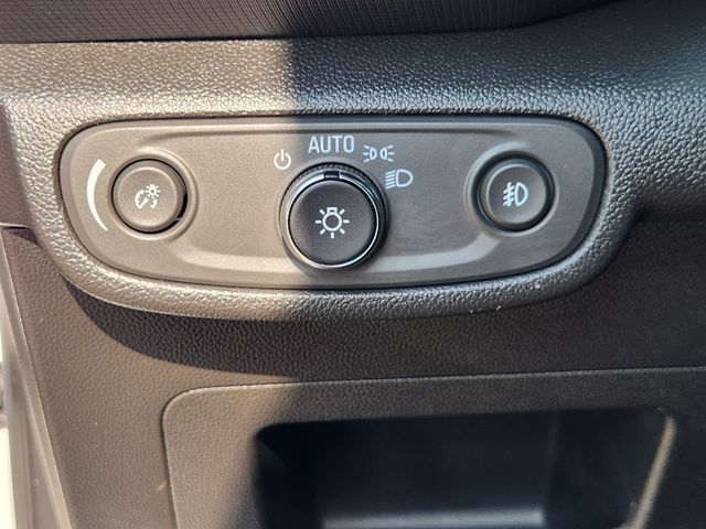 2023 Chevrolet TrailBlazer LT White at AutoSavvy Houston Southwest