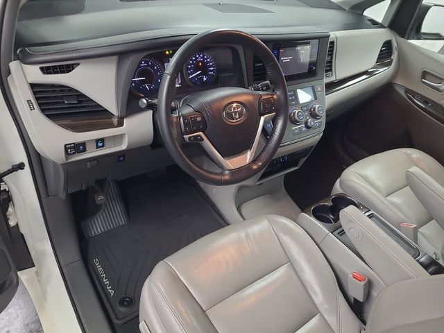 2015 – Toyota – Sienna