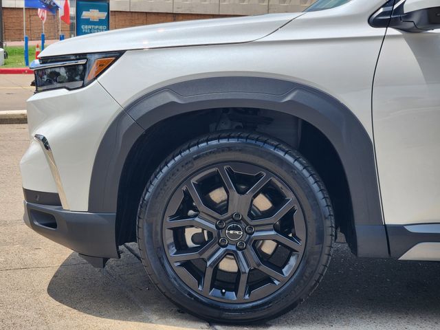 2025 Honda Pilot Touring  at Community Honda