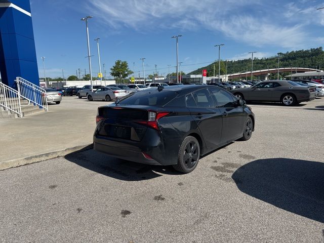2022 Toyota Prius L photo