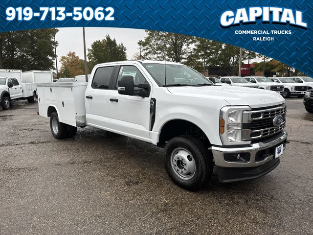 New 2026 Oxford White Ford F-350® XL image 2