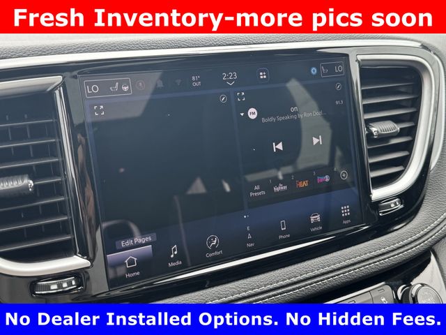 2026 Chrysler Pacifica Limited Silver at Mac Haik CDJR North Houston