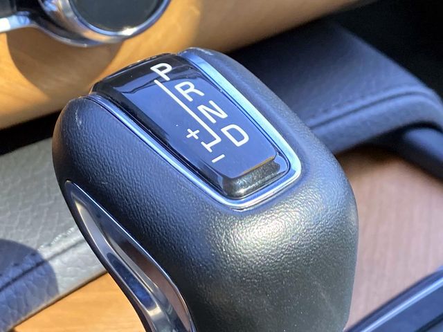 2022 Volvo XC90 T6 Momentum Gray Metallic - Grieco Acura - Image 33