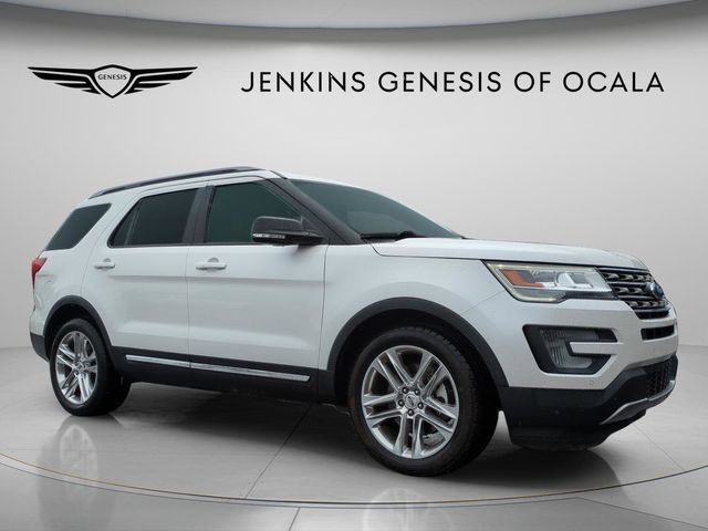 White Platinum Clearcoat Metallic 2017 Ford Explorer XLT SUV / Crossover Front-Wheel Drive 6-Speed Automatic