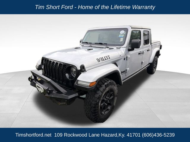 Silver Zynith Clearcoat 2022 Jeep Gladiator Pickup Truck Four-Wheel Drive 8-Speed Automatic